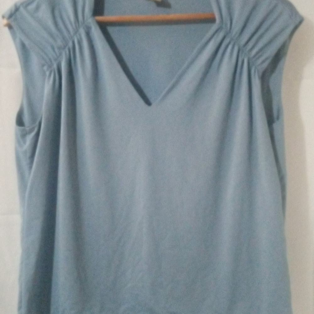 Apostrophe Light Blue Gathered V-Neck Cap Sleeve Blouse Size Large